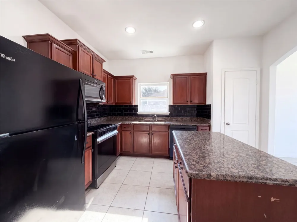 4101 Tower Lane Crowley, TX 76036