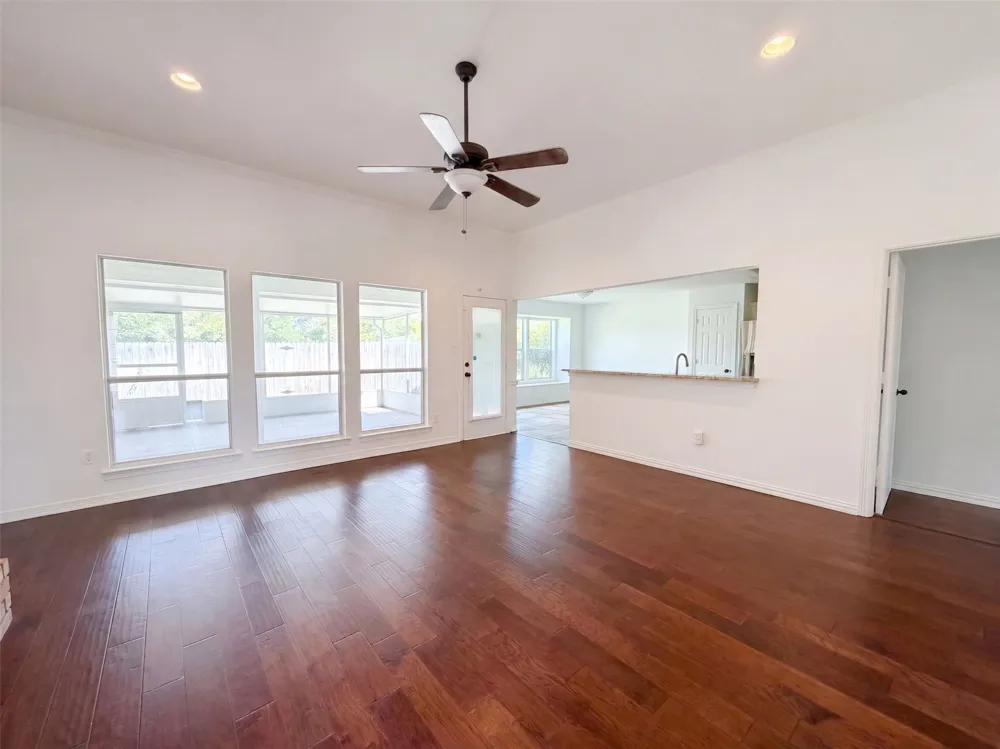 1623 W Pleasant Drive Midlothian, TX 76065