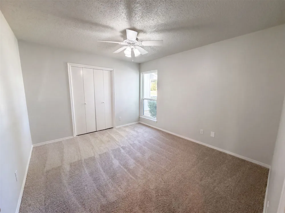 1208 Hillcrest Drive Euless, TX 76039