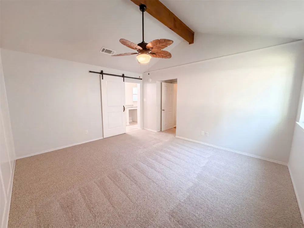 1208 Hillcrest Drive Euless, TX 76039
