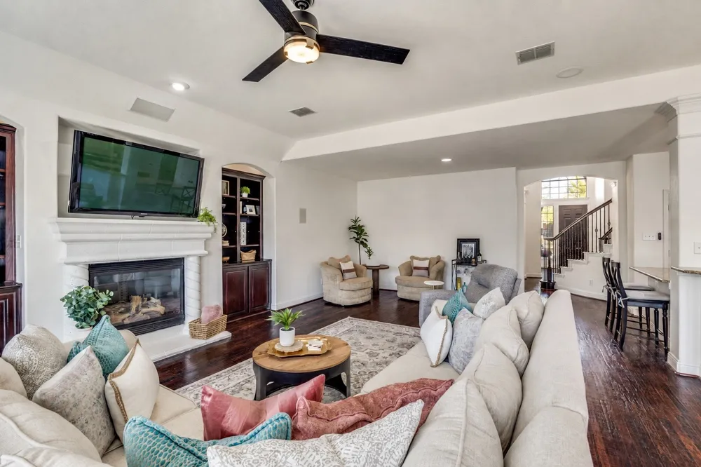 400 S Hampton Court Lewisville, TX 75056