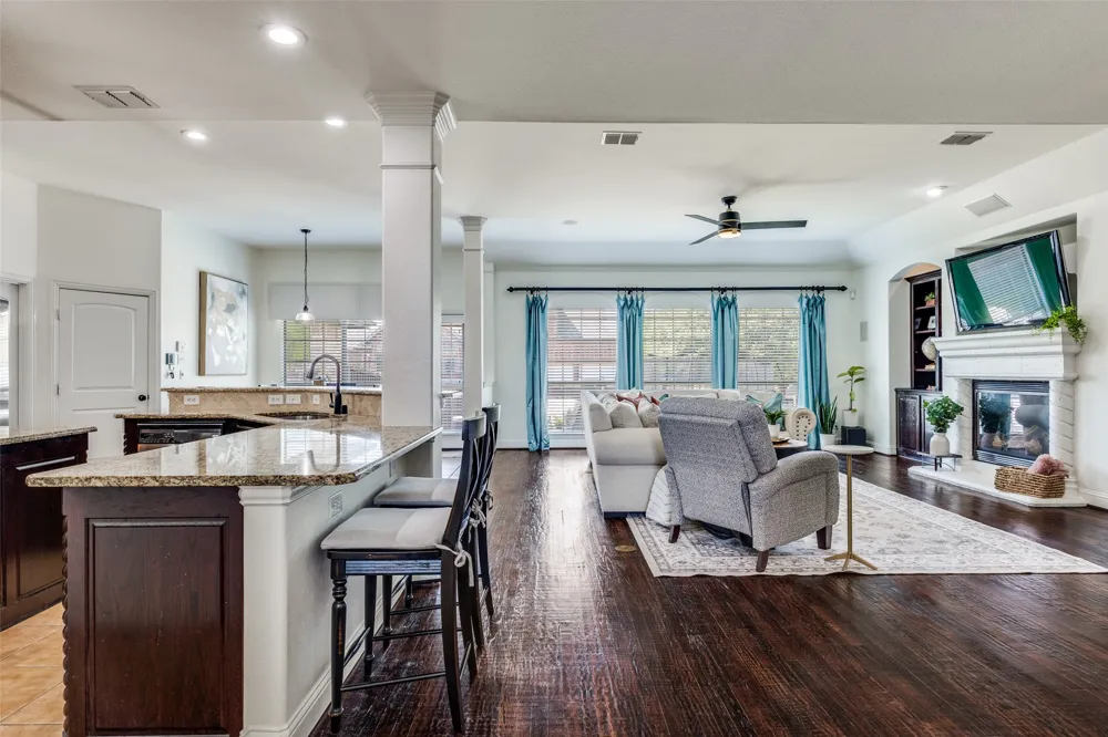 400 S Hampton Court Lewisville, TX 75056