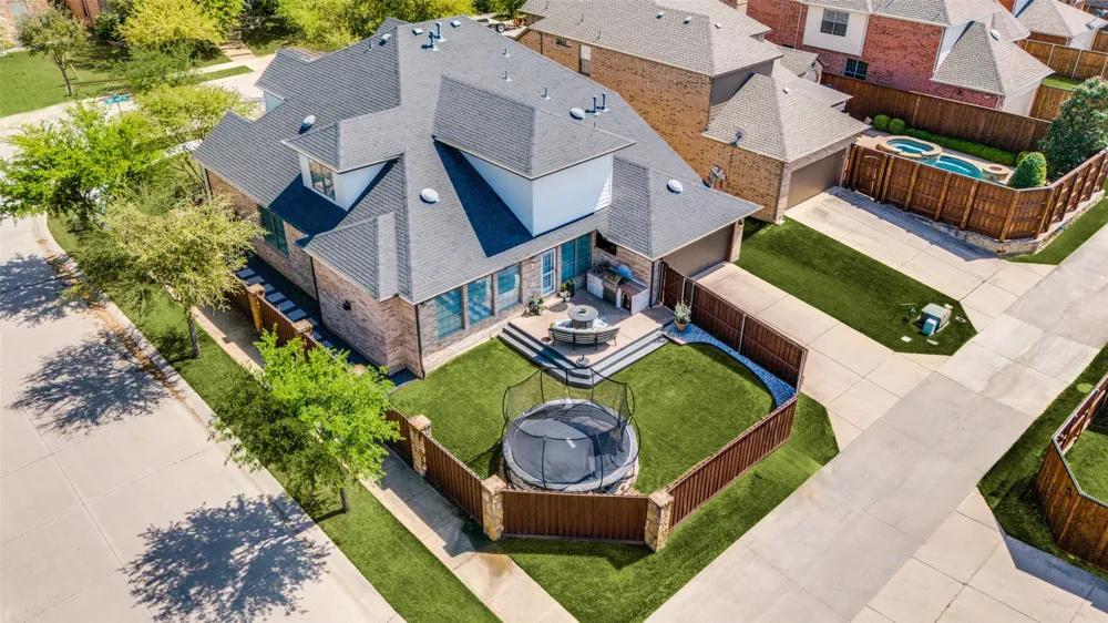 400 S Hampton Court Lewisville, TX 75056