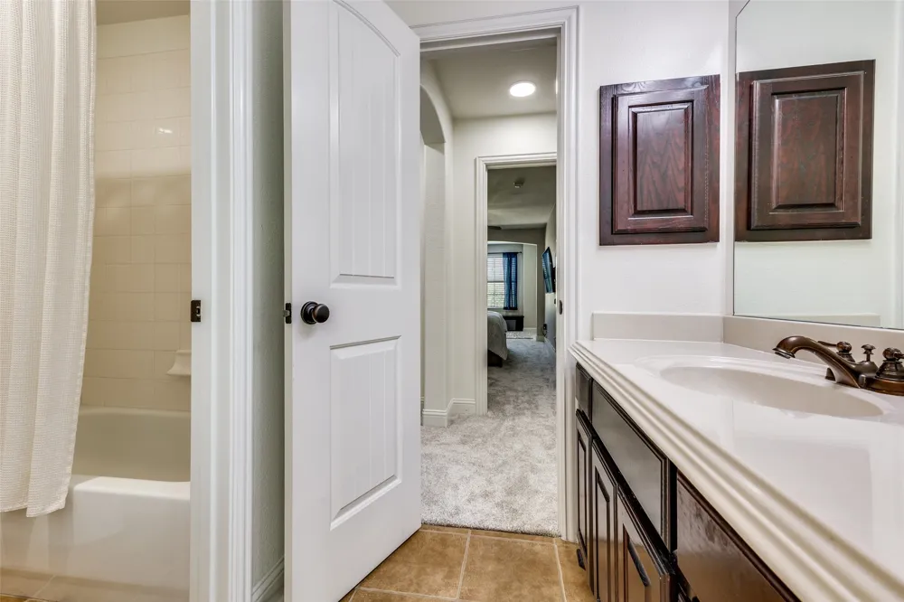 400 S Hampton Court Lewisville, TX 75056