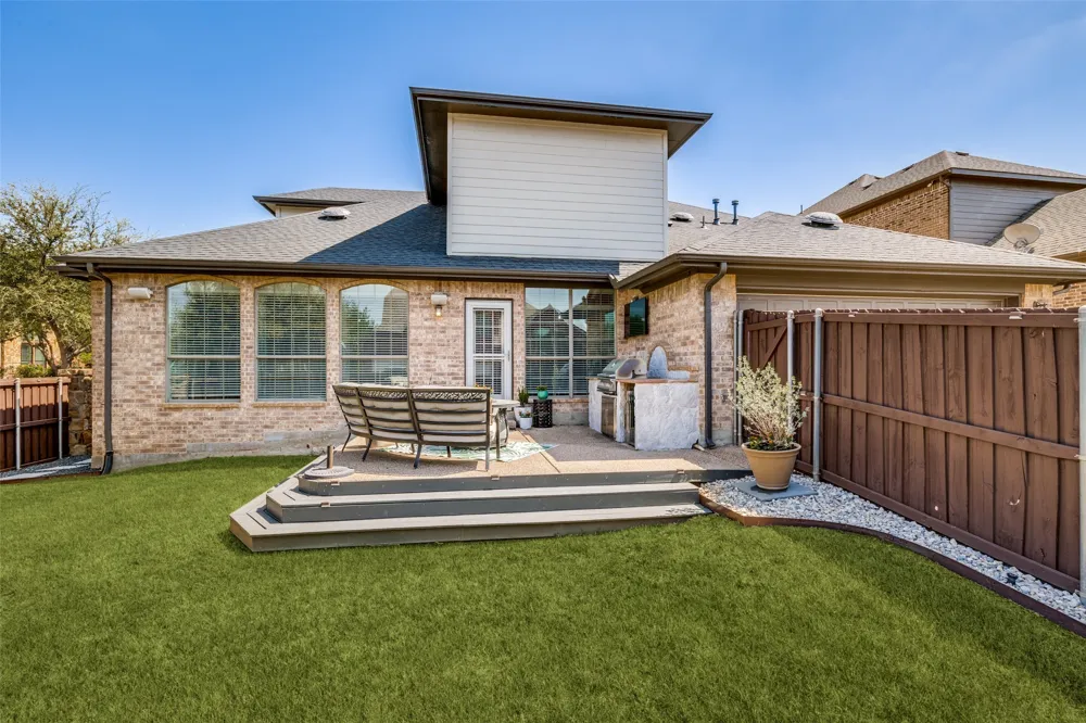 400 S Hampton Court Lewisville, TX 75056