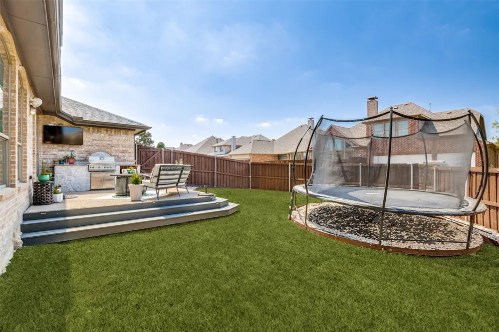 400 S Hampton Court Lewisville, TX 75056