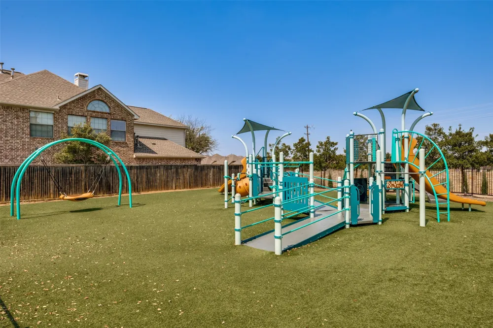 400 S Hampton Court Lewisville, TX 75056