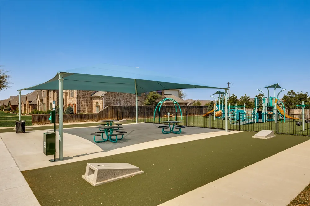 400 S Hampton Court Lewisville, TX 75056
