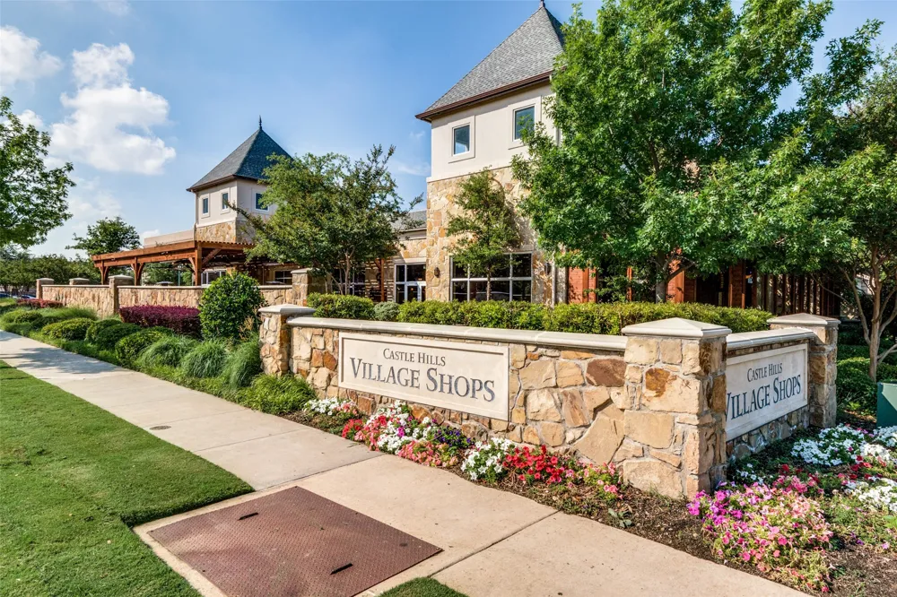 400 S Hampton Court Lewisville, TX 75056