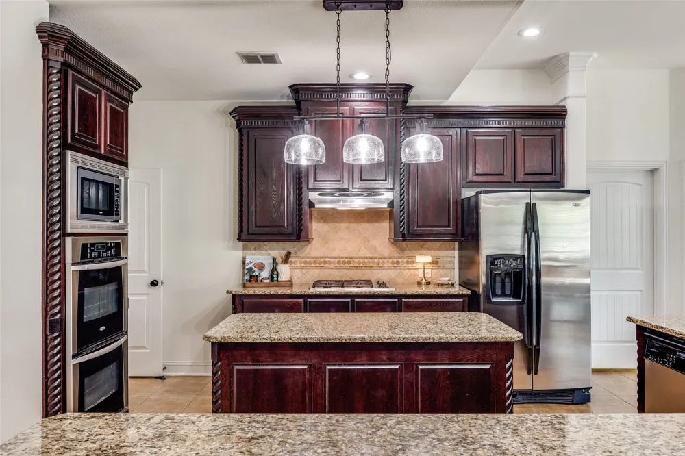 400 S Hampton Court Lewisville, TX 75056