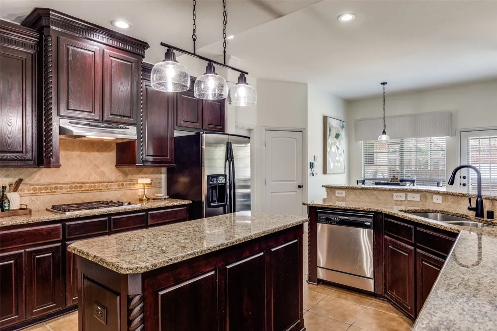 400 S Hampton Court Lewisville, TX 75056