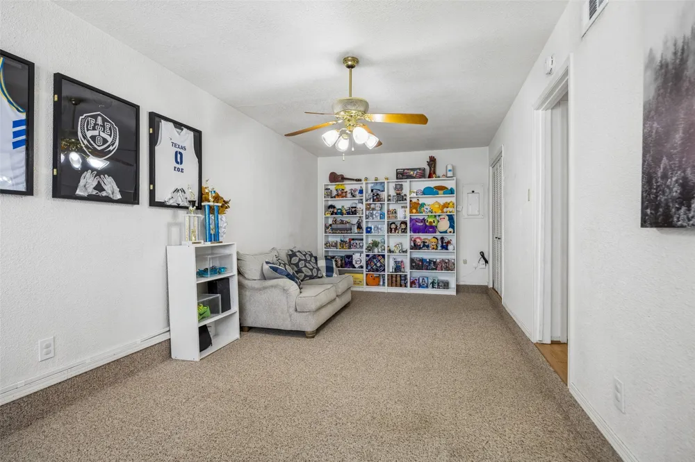 213 Harrington Circle Duncanville, TX 75116
