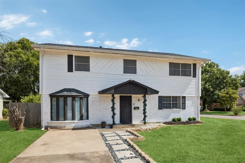213 Harrington Circle Duncanville, TX 75116