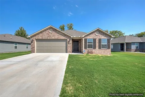 3213 E Hagen Street