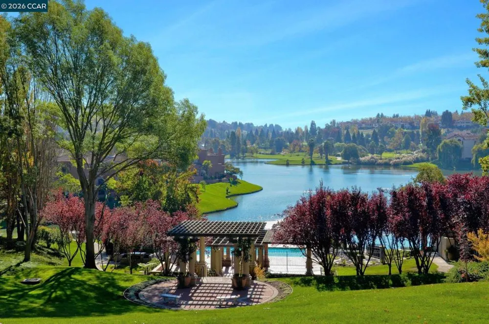 5012 Lakeview Dr #201 San Ramon, CA 94582