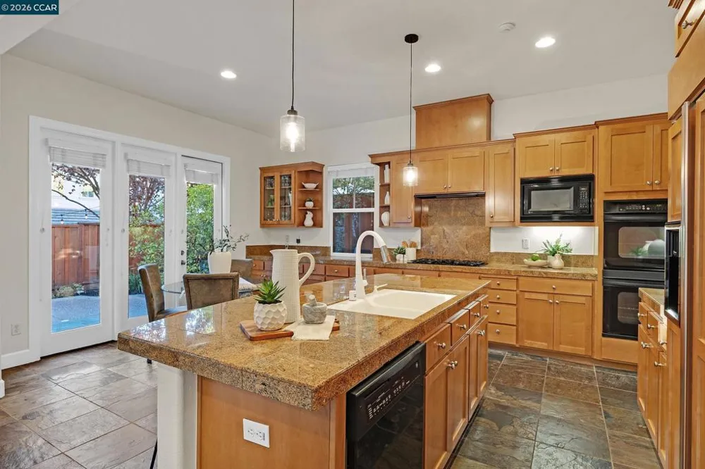 17 Pinewood Pl Danville, CA 94506