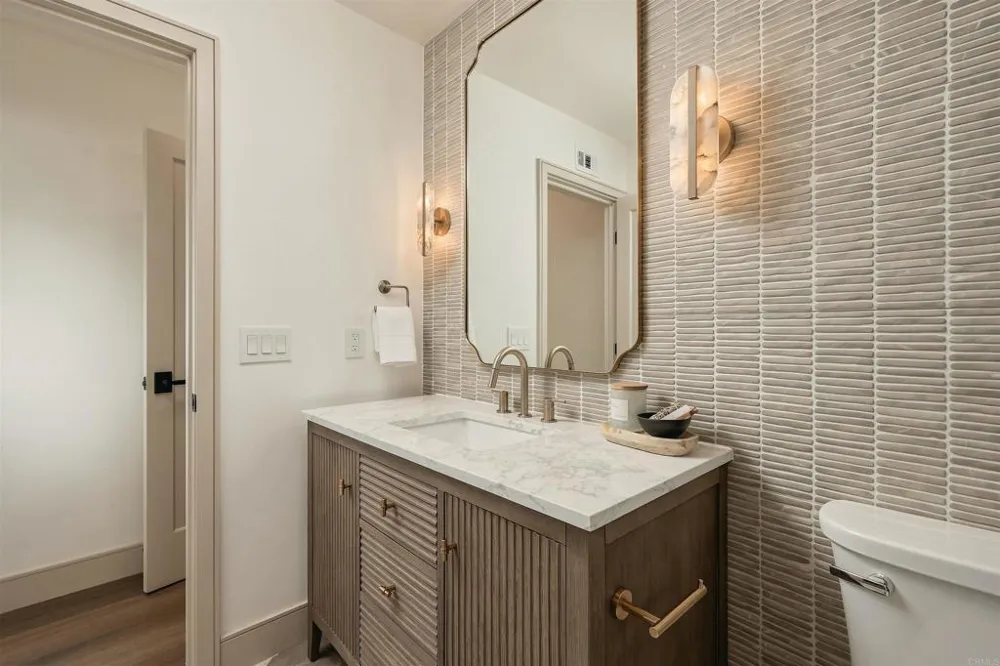 7122 Ruane Street San Diego, CA 92119