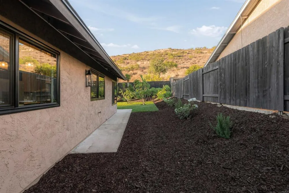 7122 Ruane Street San Diego, CA 92119