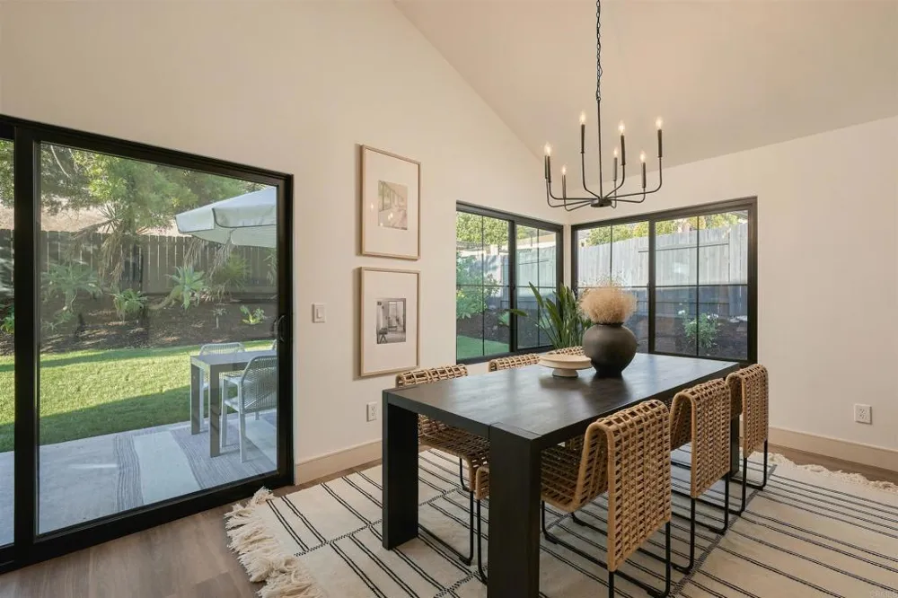7122 Ruane Street San Diego, CA 92119