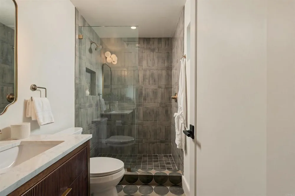 7122 Ruane Street San Diego, CA 92119