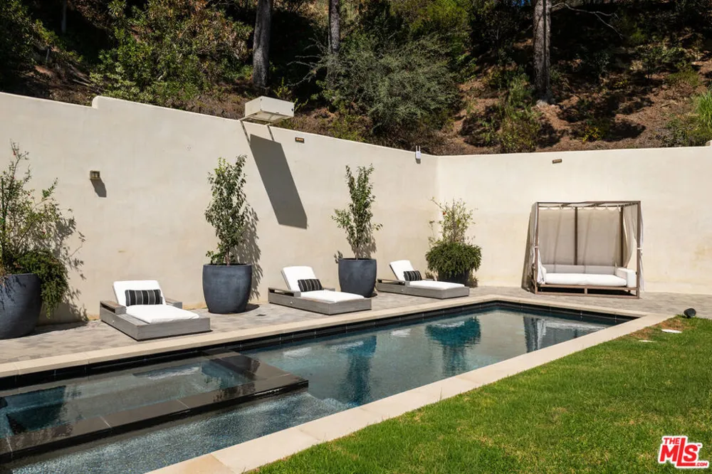 9577 Lime Orchard Road Beverly Hills, CA 90210