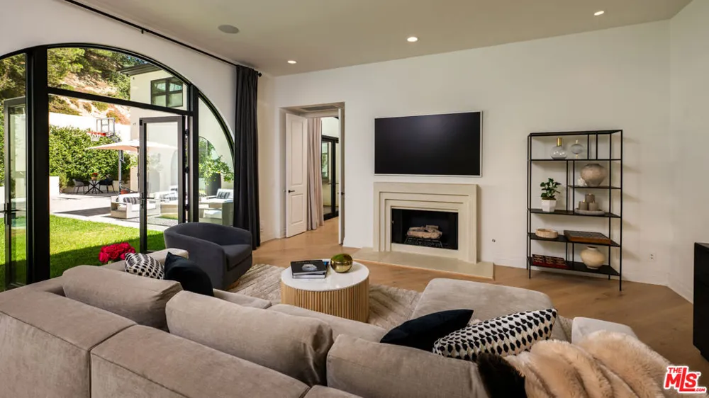 9577 Lime Orchard Road Beverly Hills, CA 90210