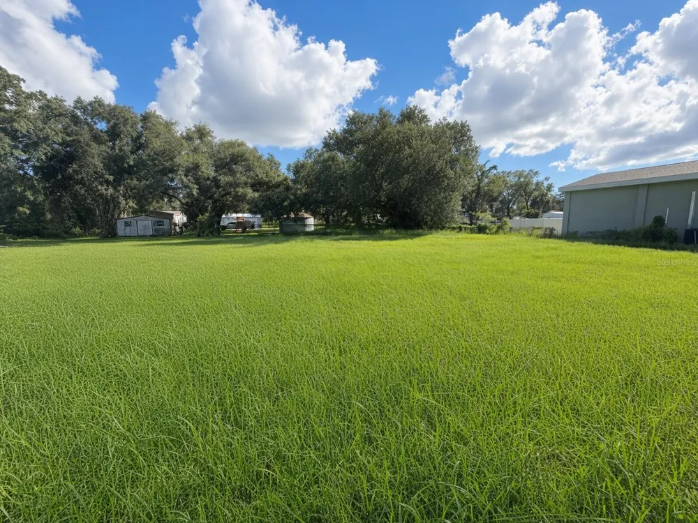 7707 GIBSONTON DRIVE Gibsonton, FL 33534