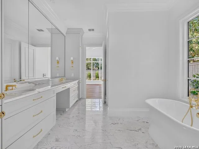 107 Charles Road San Antonio, TX 78209