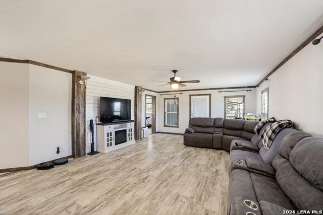20353 Senior Rd Von Ormy, TX 78073