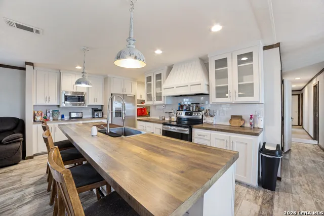 20353 Senior Rd Von Ormy, TX 78073