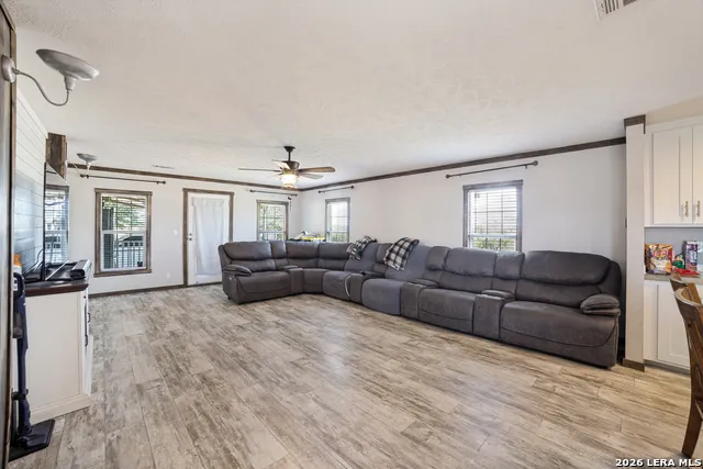 20353 Senior Rd Von Ormy, TX 78073