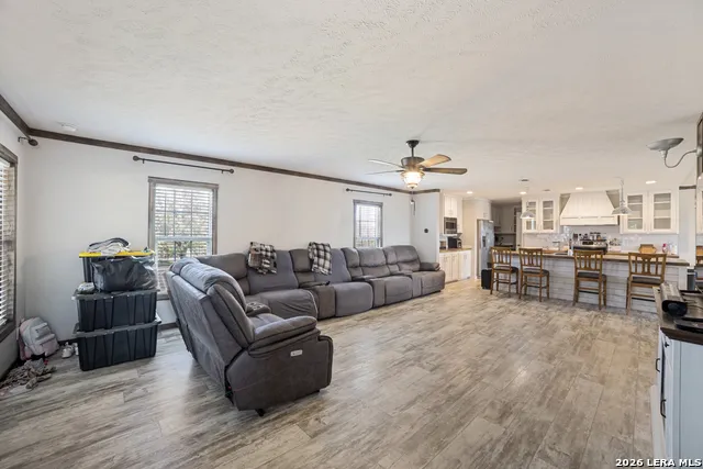 20353 Senior Rd Von Ormy, TX 78073