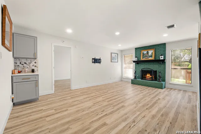 9319 BEOWULF ST San Antonio, TX 78254