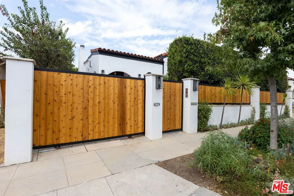 829 Stanley Avenue Los Angeles, CA 90046