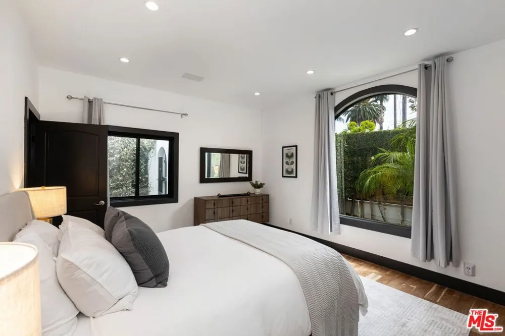 829 Stanley Avenue Los Angeles, CA 90046