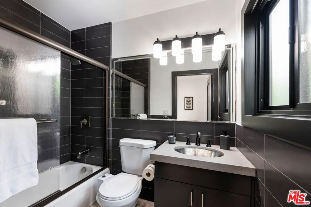 829 Stanley Avenue Los Angeles, CA 90046