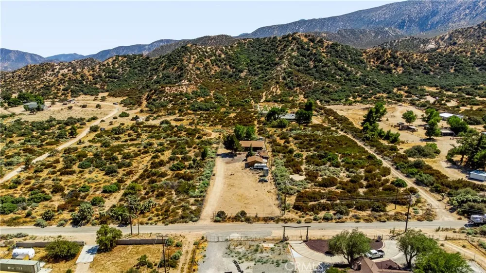 5363 Hess Road Phelan, CA 92371