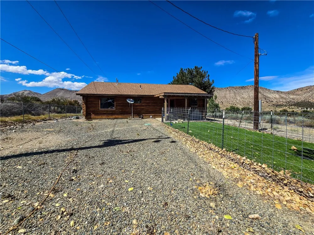 5363 Hess Road Phelan, CA 92371