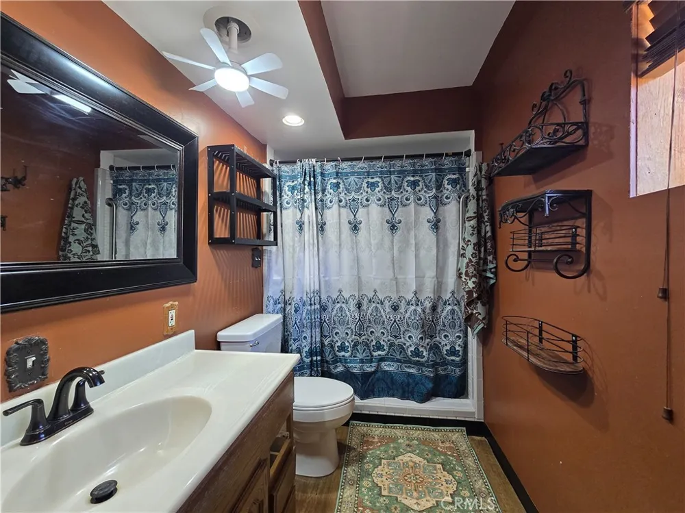 5363 Hess Road Phelan, CA 92371