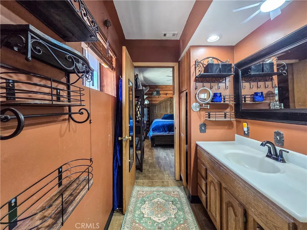 5363 Hess Road Phelan, CA 92371