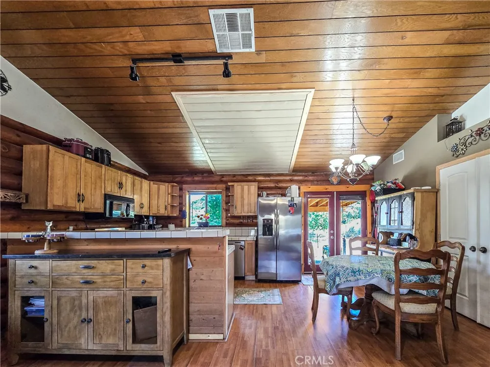 5363 Hess Road Phelan, CA 92371