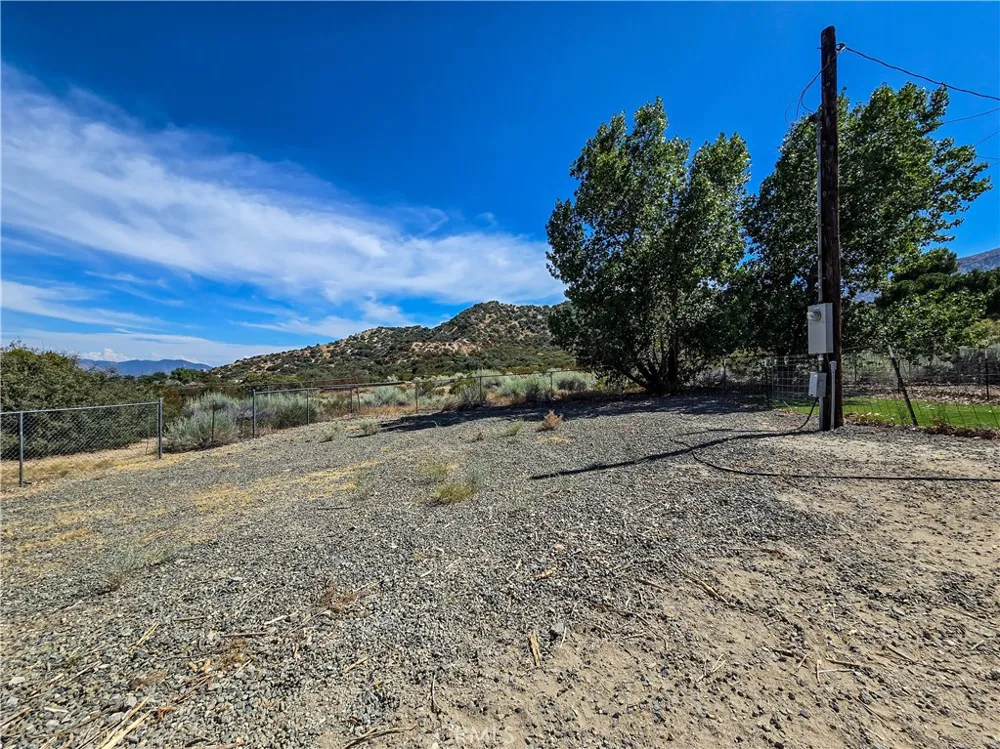 5363 Hess Road Phelan, CA 92371