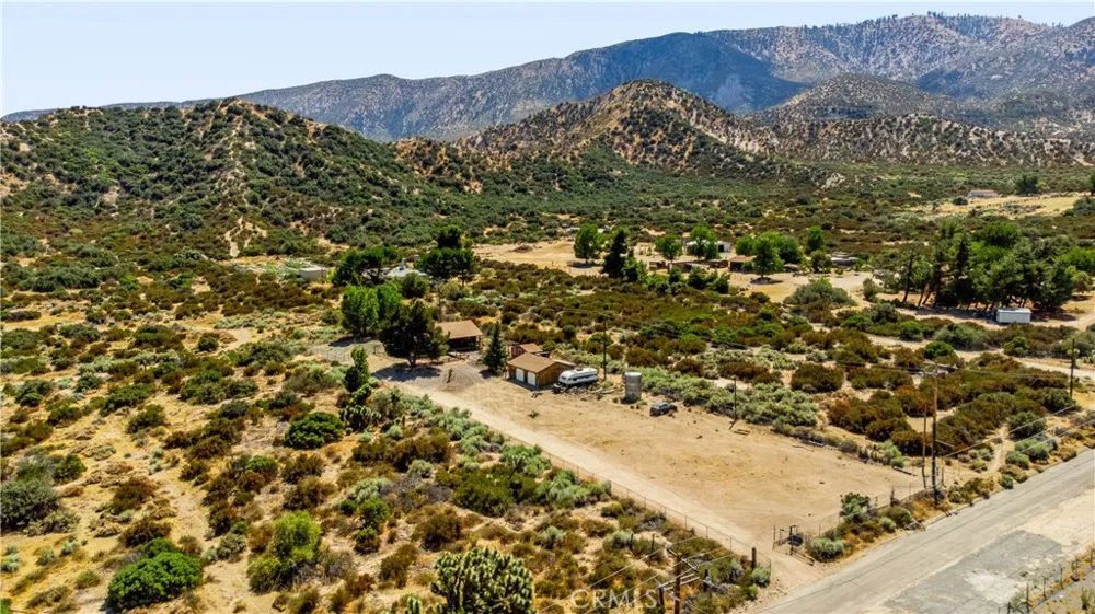 5363 Hess Road Phelan, CA 92371