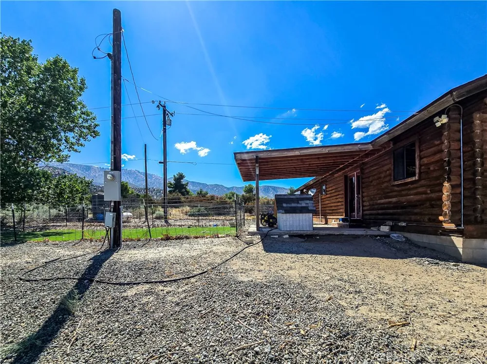 5363 Hess Road Phelan, CA 92371