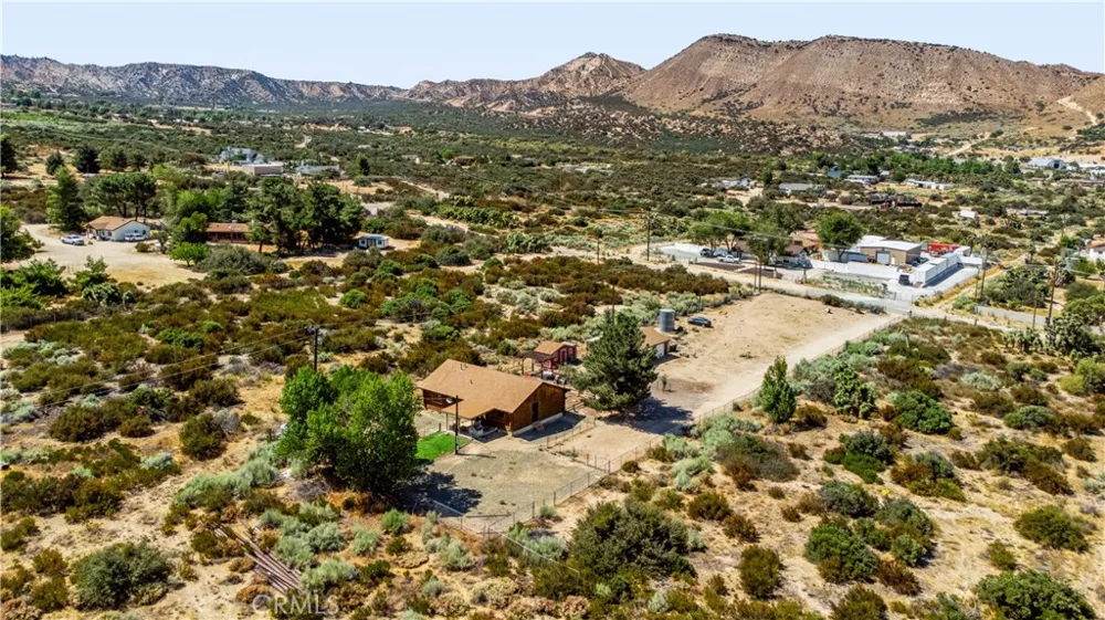 5363 Hess Road Phelan, CA 92371