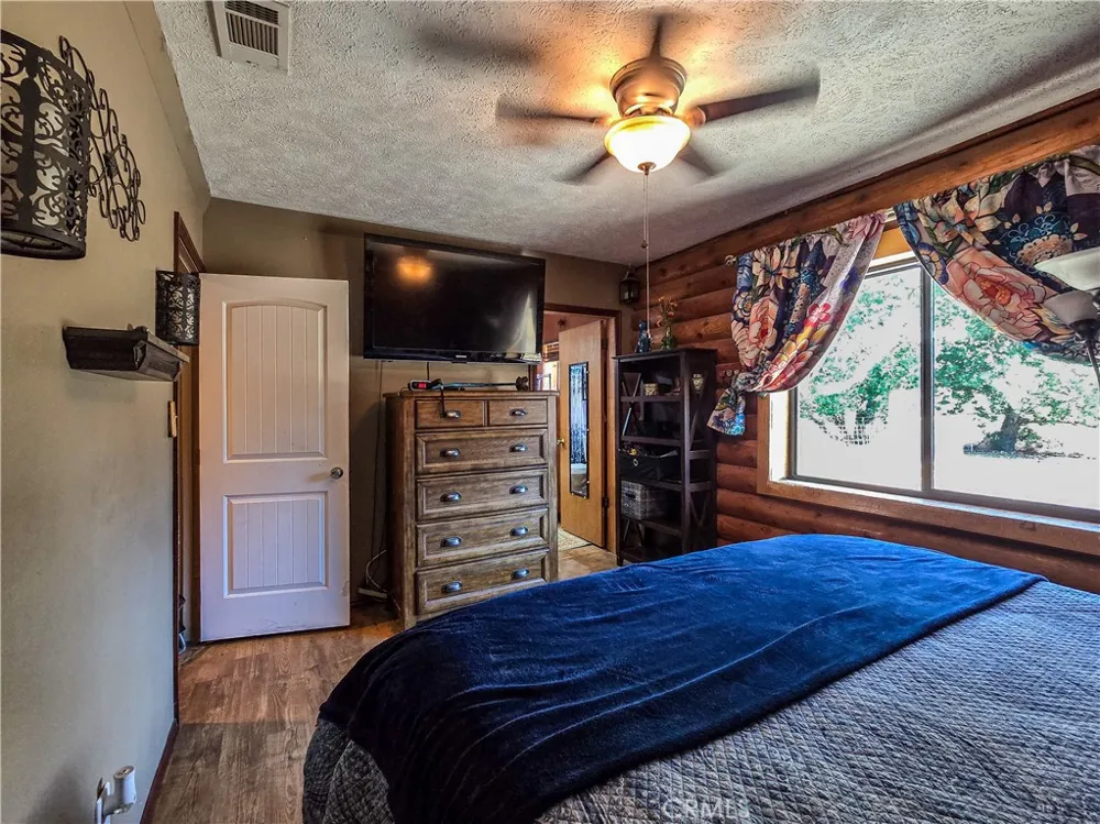 5363 Hess Road Phelan, CA 92371