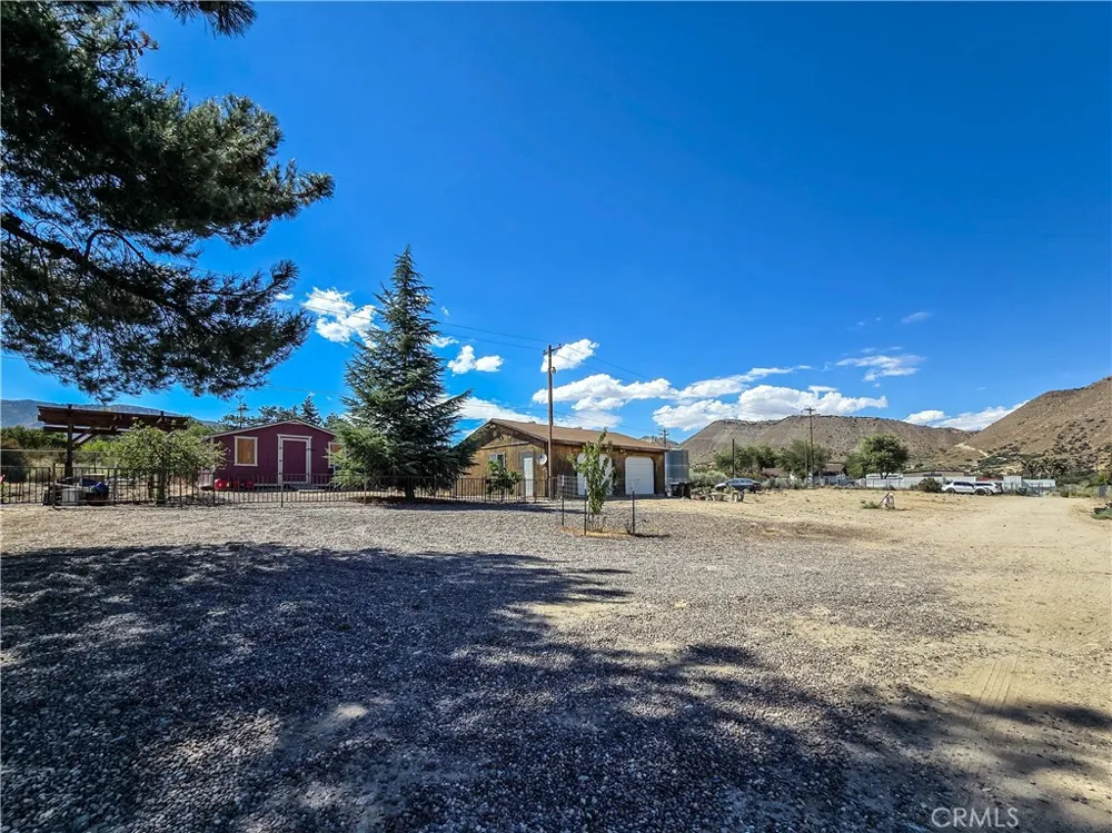 5363 Hess Road Phelan, CA 92371