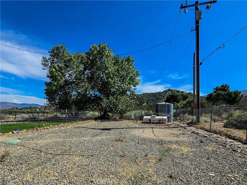 5363 Hess Road Phelan, CA 92371