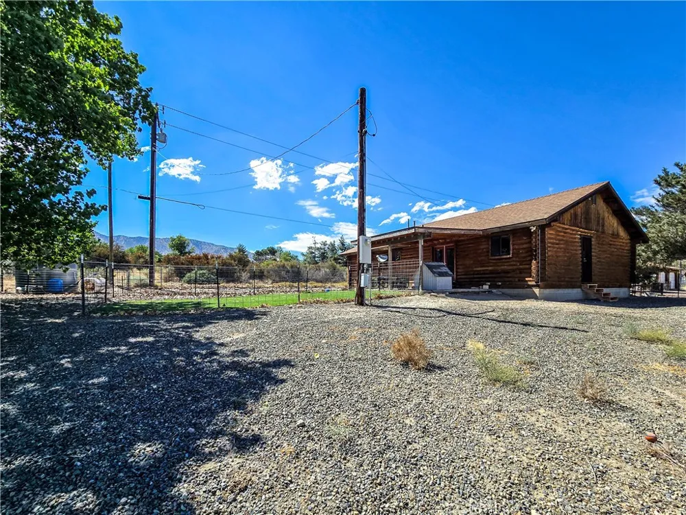 5363 Hess Road Phelan, CA 92371