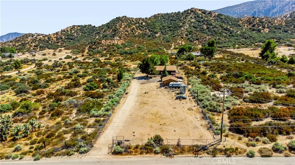 5363 Hess Road Phelan, CA 92371